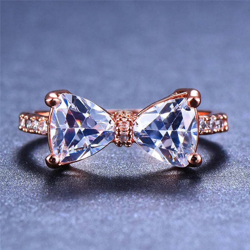 Schattige Vrouwelijke Witte Strik Zirkoon Steen Ring Eenvoudige Zilveren Kleur Dunne Bruiloft Sieraden Voor Vrouwen