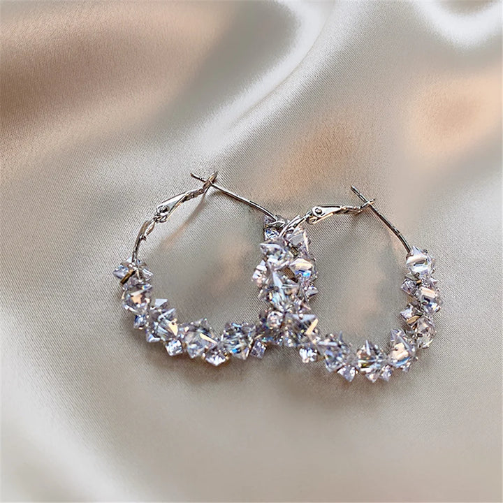 Charme Vrouwelijke Witte Steen Hoepel Oorbellen Goud Zilver Kleur Eenvoudige Ronde Bruiloft Sieraden Voor Vrouwen