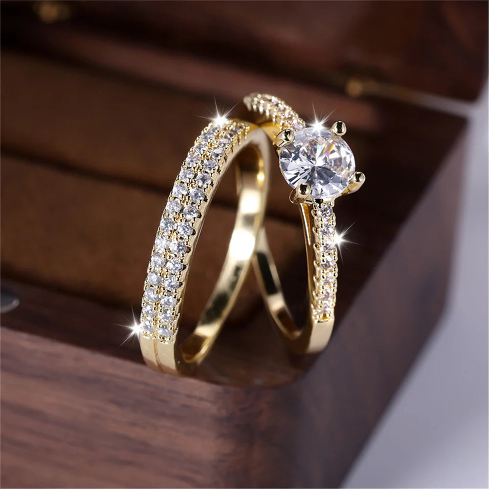 Luxe Vrouwelijke 2 stks Kleine Ronde Witte Zirkoon Stenen Ring Set Belofte Goud Kleur Bruiloft Verlovingssieraden Voor Vrouwen