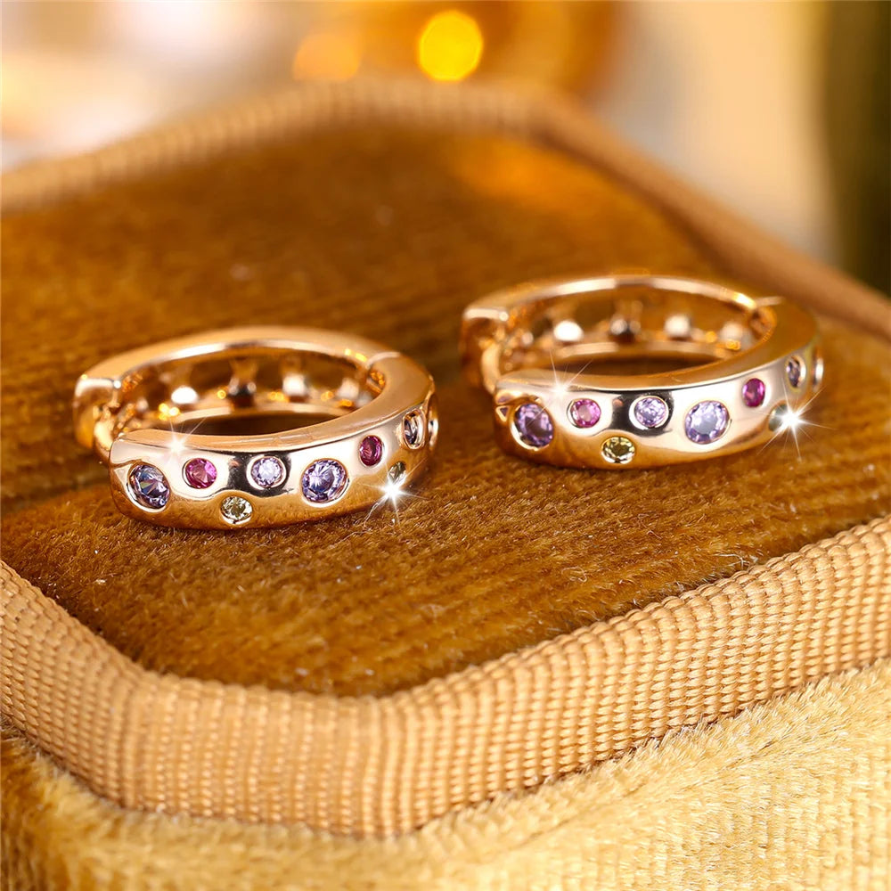 Charme Vrouwelijke Regenboog Kristal Zirkoon Steen Hoepel Oorbellen Goud Kleur Eenvoudige Bruiloft Sieraden Voor Vrouwen