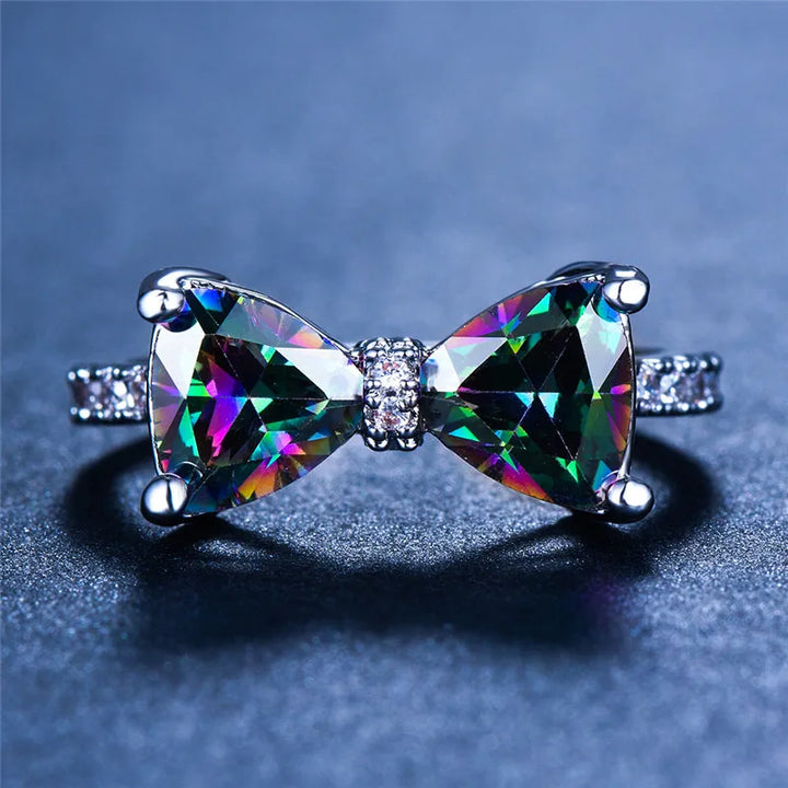 Schattige Vrouwelijke Witte Strik Zirkoon Steen Ring Eenvoudige Zilveren Kleur Dunne Bruiloft Sieraden Voor Vrouwen
