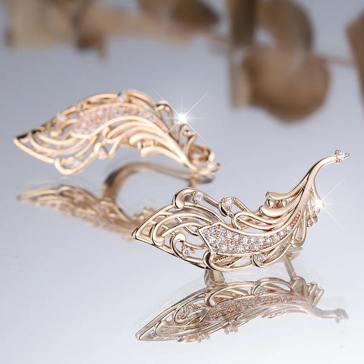 Charme Vrouwelijke Witte Kristallen Zirkoon Steen Veer Hoepel Oorbellen Goud Kleur Eenvoudige Bruiloft Sieraden Voor Vrouwen