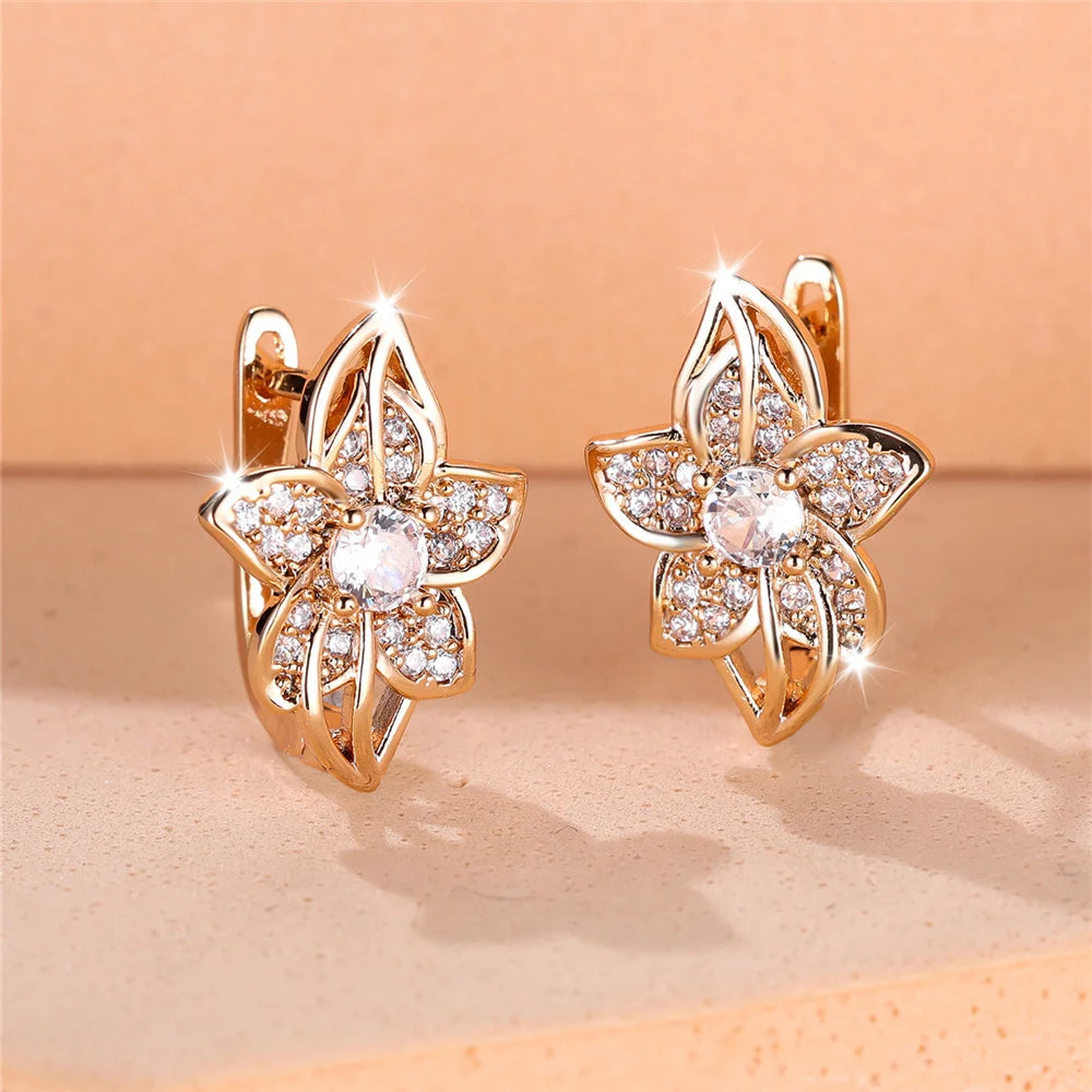 Charme Vrouwelijke Witte Kristallen Zirkoon Steen Bloem Hoepel Oorbellen Goud Kleur Eenvoudige Bruiloft Sieraden Voor Vrouwen