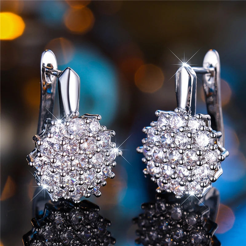 Leuke kleine witte zirkoon steen sneeuwvlok hoepel oorbellen voor vrouwen charme vrouwelijke zilveren kleur bruiloft sieraden cadeau