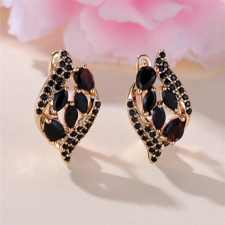 Charme Vrouwelijke Zwarte Kristal Steen Leuke Hoepel Oorbellen Goud Kleur Eenvoudige Bruiloft Sieraden Voor Vrouwen