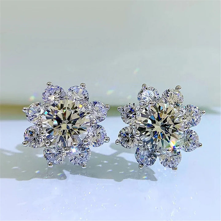Leuke Vrouwelijke Steen Witte Zirkoon Sneeuwvlok Stud Oorbellen Zilver Kleur Bruiloft Sieraden Voor Vrouwen