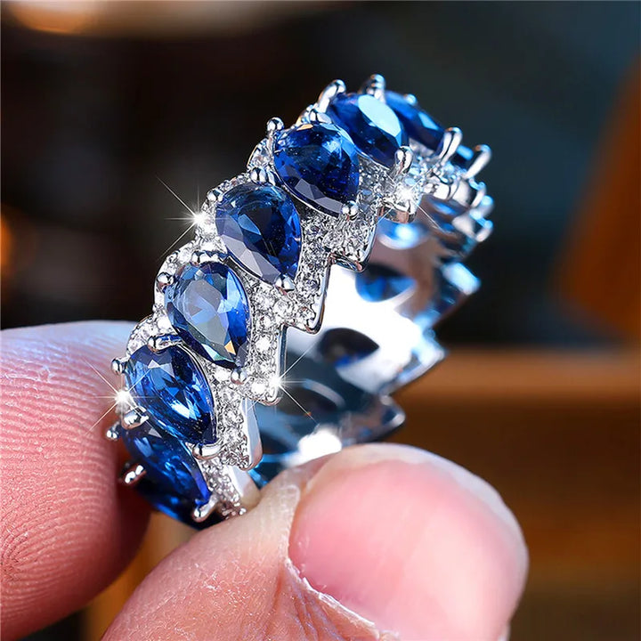 Luxe Vrouwelijke Blauwe Waterdruppel Zirkoon Steen Verlovingsring Trendy Zilveren Kleur Bruid Bruiloft Sieraden Cadeau Voor Vrouwen