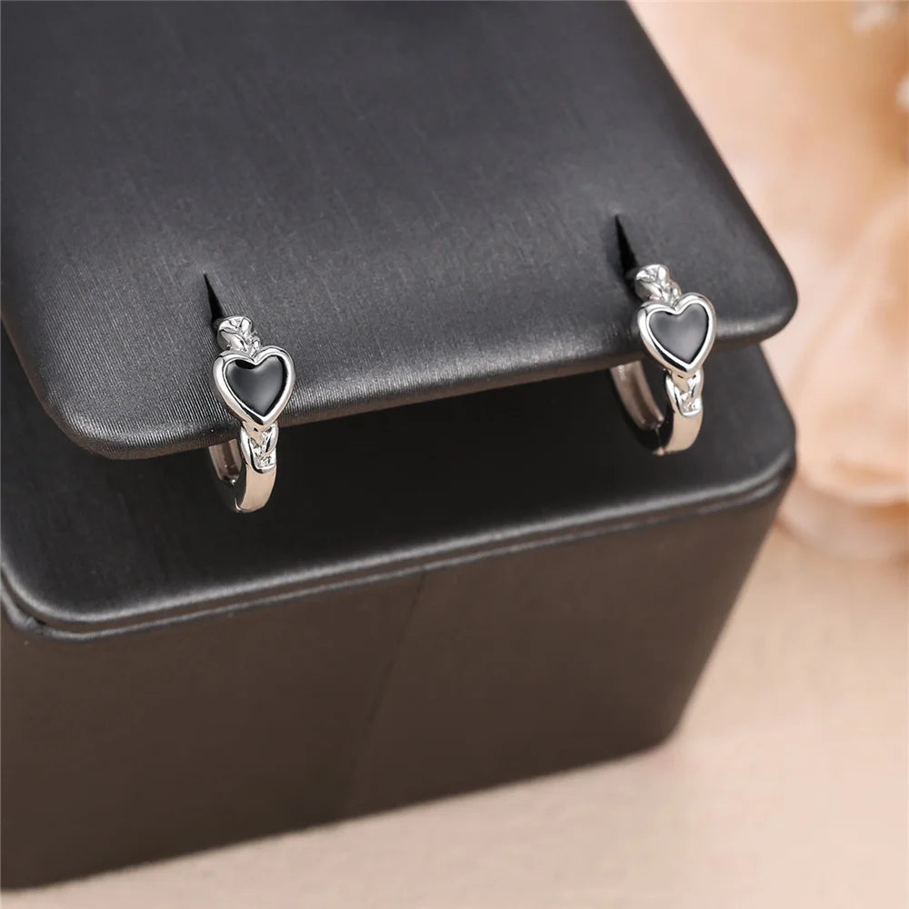 Charme Vrouwelijke Zwart Emaille Leuke Liefde Hart Hoepel Oorbellen Zilver Kleur Eenvoudige Bruiloft Sieraden Voor Vrouwen