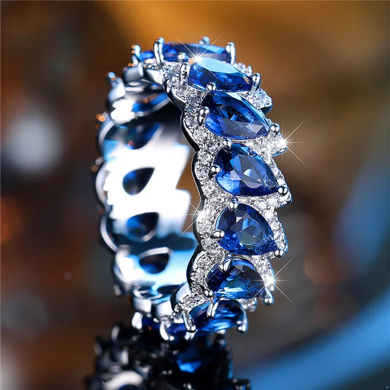 Luxe Vrouwelijke Blauwe Waterdruppel Zirkoon Steen Verlovingsring Trendy Zilveren Kleur Bruid Bruiloft Sieraden Cadeau Voor Vrouwen
