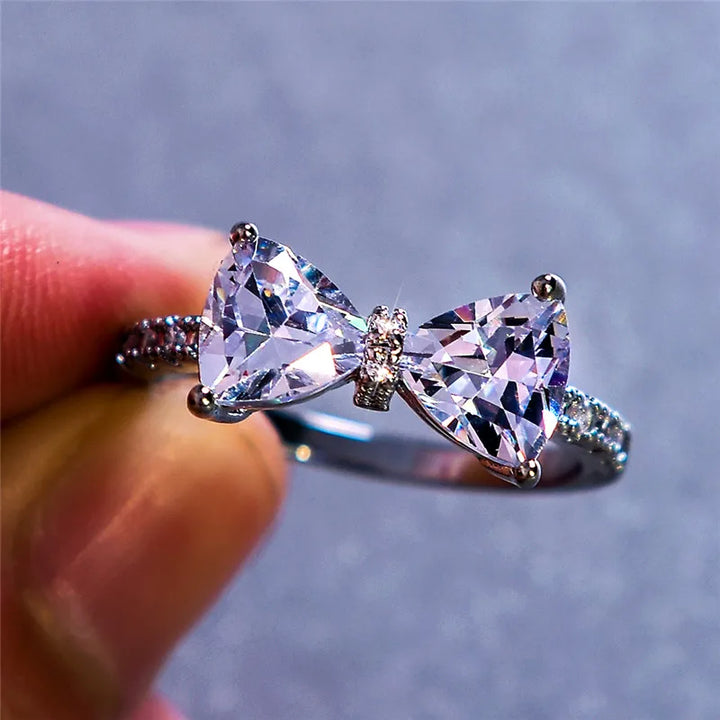 Schattige Vrouwelijke Witte Strik Zirkoon Steen Ring Eenvoudige Zilveren Kleur Dunne Bruiloft Sieraden Voor Vrouwen