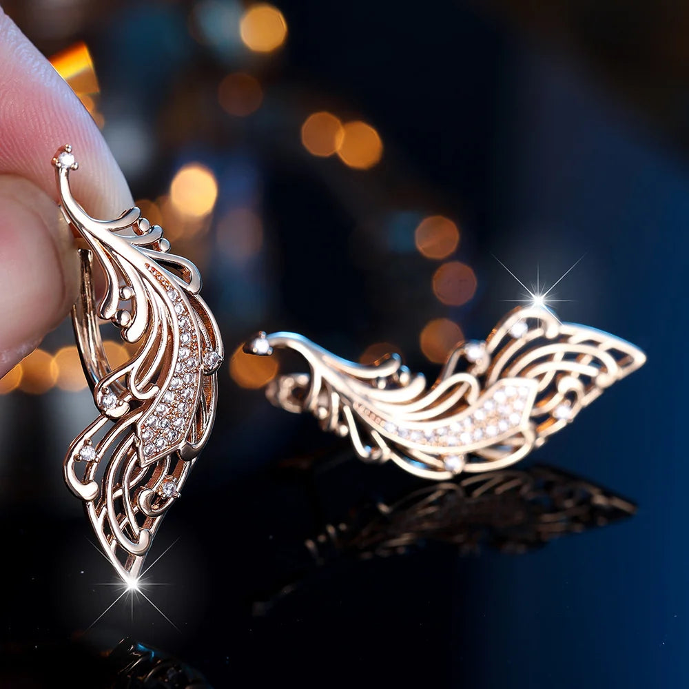 Charme Vrouwelijke Witte Kristallen Zirkoon Steen Veer Hoepel Oorbellen Goud Kleur Eenvoudige Bruiloft Sieraden Voor Vrouwen