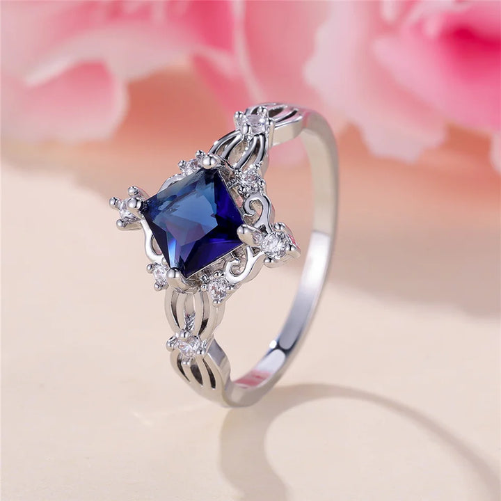 Bedel Vrouw Blauw Wit Vierkant Rond Zirkoon Stenen Ring Zilver Kleur Sierlijk Cadeau Feest Bruiloft Sieraden Voor Vrouwen