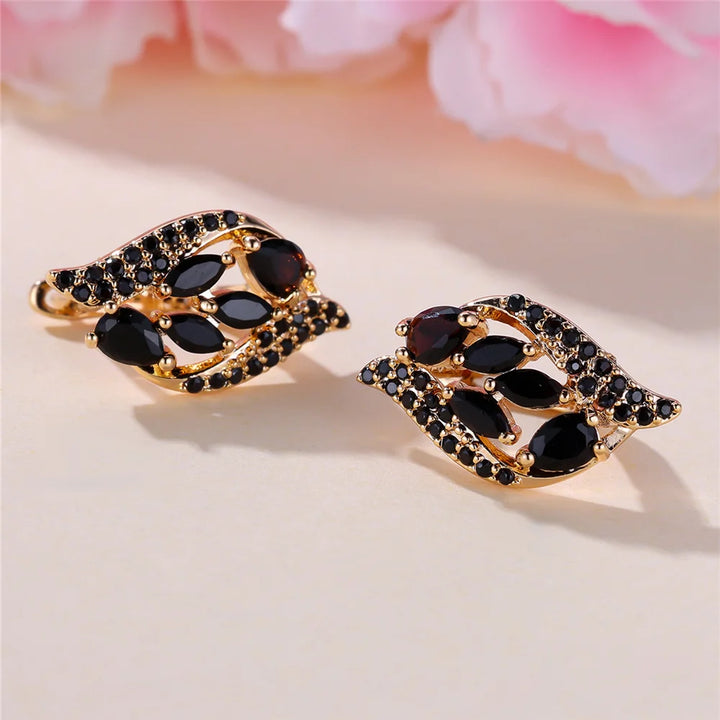 Charme Vrouwelijke Zwarte Kristal Steen Leuke Hoepel Oorbellen Goud Kleur Eenvoudige Bruiloft Sieraden Voor Vrouwen