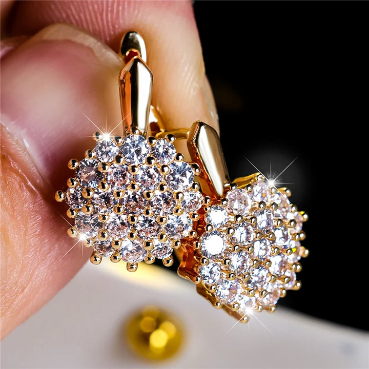 Leuke kleine witte zirkoon steen sneeuwvlok hoepel oorbellen voor vrouwen charme vrouwelijke zilveren kleur bruiloft sieraden cadeau