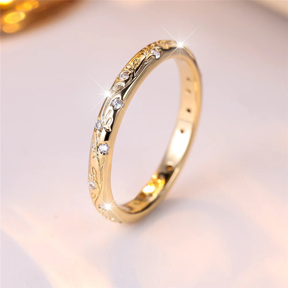 Luxe Vrouwelijke Witte Bloem Ronde Zirkoon Stenen Ring Sierlijke Gouden Kleur Bruiloft Sieraden Voor Vrouwen