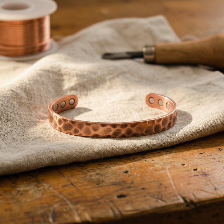 Cráter | Brazalete Martillado de Cobre